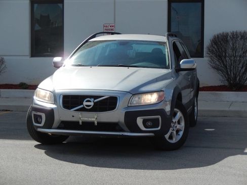 Used 2010 Volvo XC70 3.2 image 3