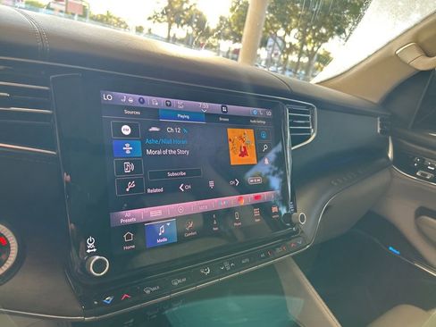 Used 2023 Jeep Grand Wagoneer L Series II image 7