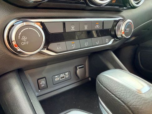 New 2025 Nissan Sentra SV image 25