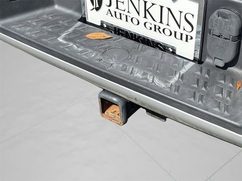 Certified 2017 Nissan Titan SV image 17