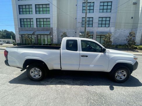 Used 2018 Toyota Tacoma SR RWD image 15