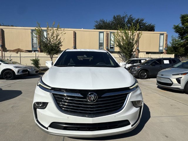 Used 2024 Buick Enclave Essence FWD image 2