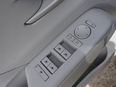 Used 2025 Hyundai Kona SEL image 11