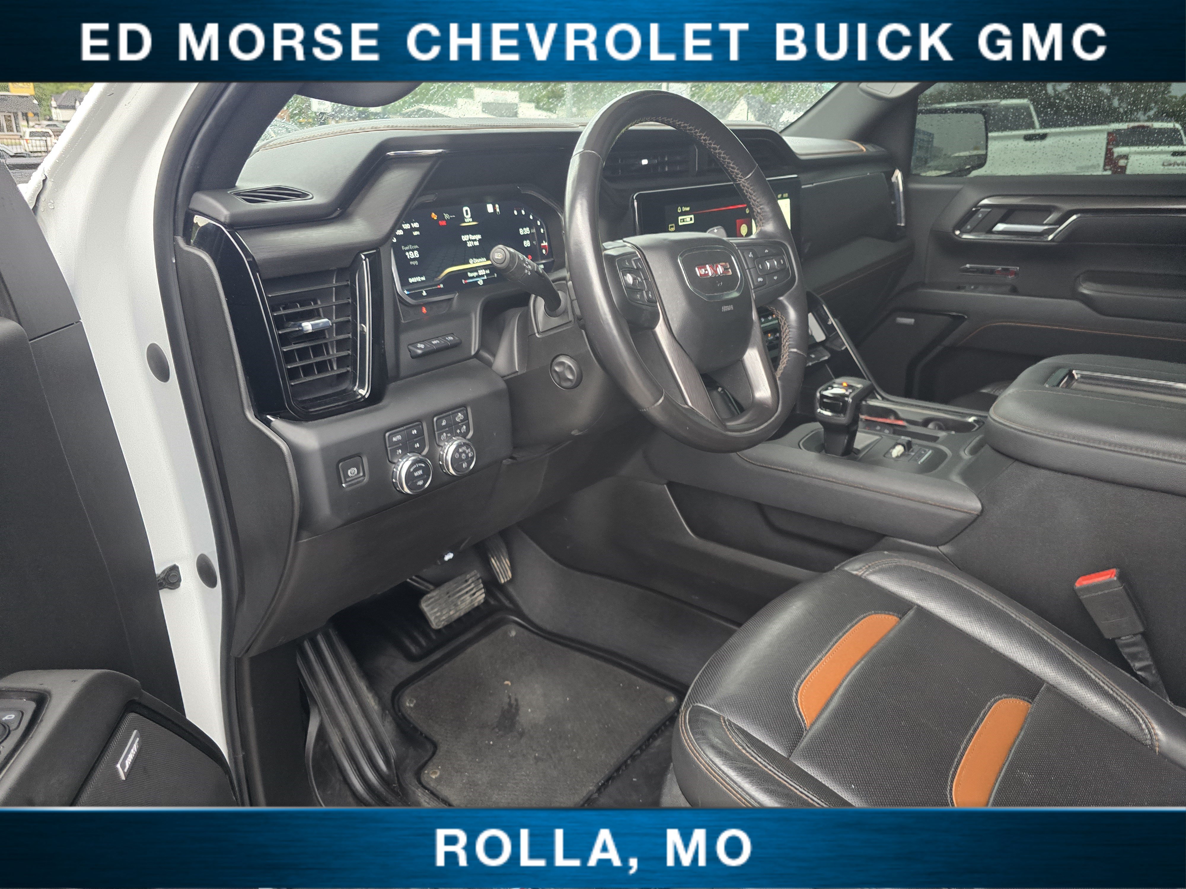 Used 2022 GMC Sierra 1500 AT4 w/ AT4 Premium Package AWD/4WD image 14