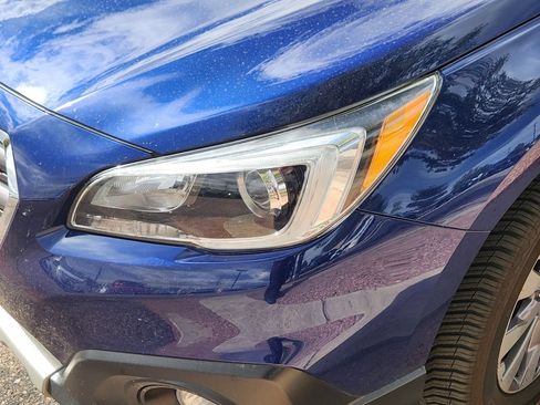 Used 2017 Subaru Outback 3.6R Touring w/ Popular Package #5A AWD/4WD image 5