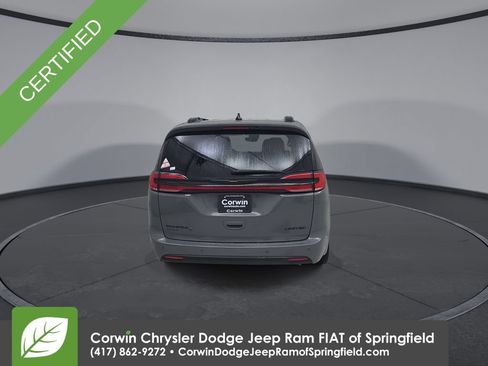 Certified 2025 Chrysler Pacifica Limited FWD image 13