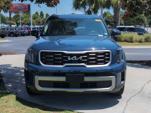 Used 2024 Kia Telluride S w/ S Sunroof Package FWD image 3