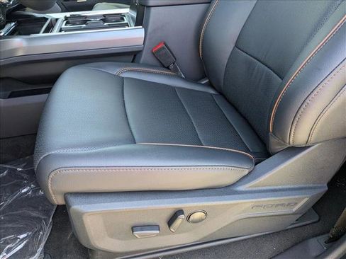 New 2025 Ford F250 Lariat w/ FX4 Off-Road Package image 4