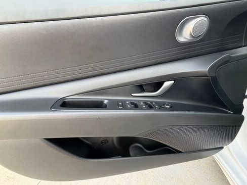 Used 2026 Hyundai Elantra Hybrid FWD image 18