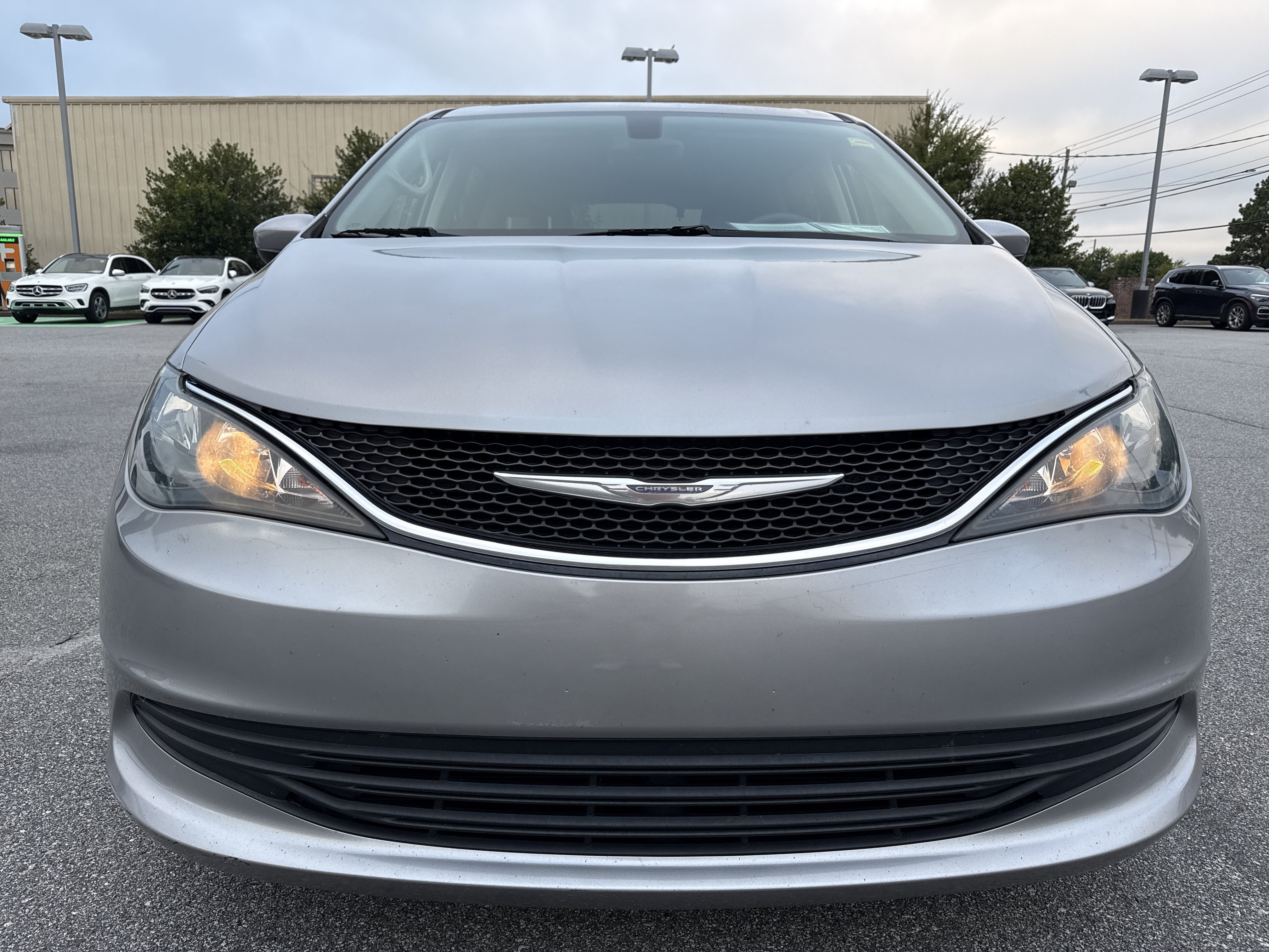 Used 2017 Chrysler Pacifica LX FWD image 15