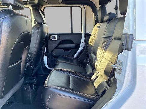 Used 2022 Jeep Gladiator Overland image 14