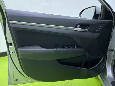 Used 2020 Hyundai Elantra SEL w/ Cargo Package (C1) FWD image 15