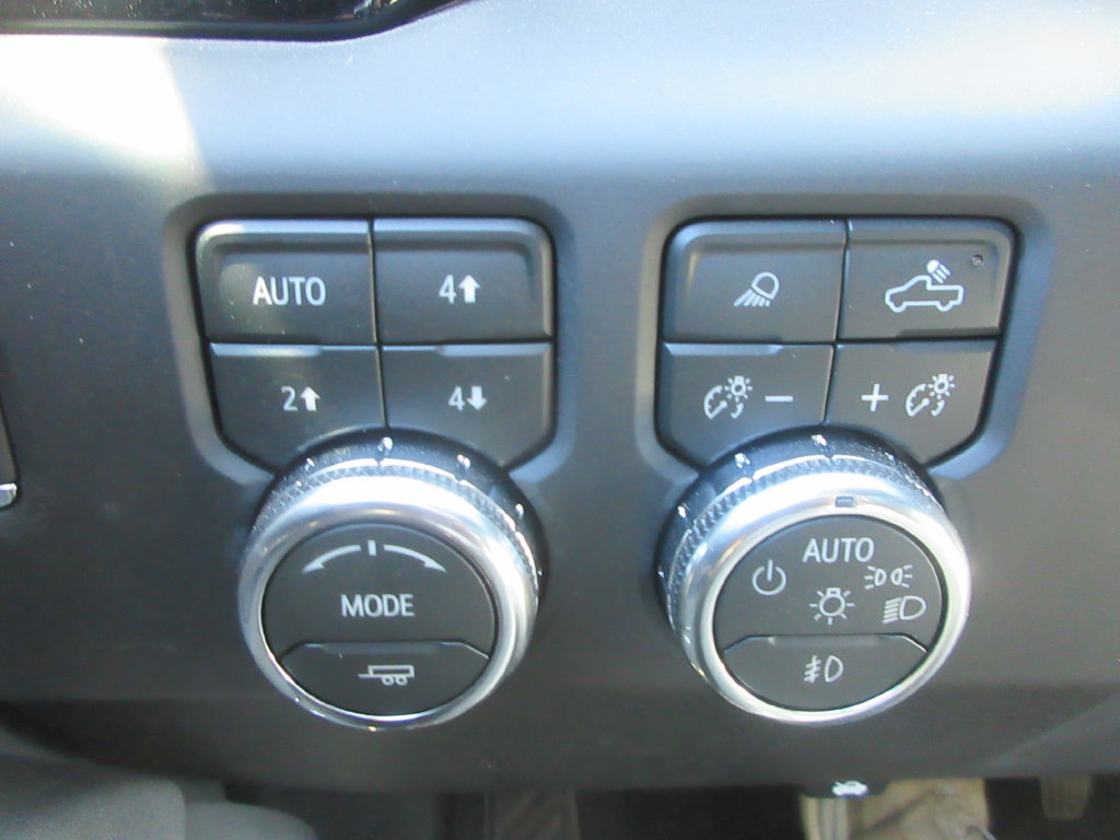New 2026 GMC Sierra 1500 AT4 w/ AT4 Premium Package AWD/4WD image 17