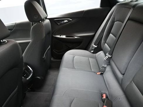 Used 2017 Chevrolet Malibu LT FWD image 17