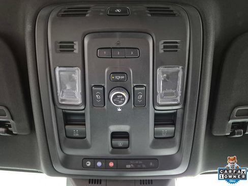 Used 2023 Cadillac Escalade Premium Luxury w/ Performance Package AWD/4WD image 25