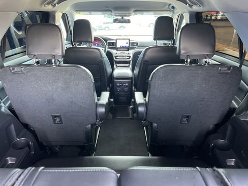 Used 2022 Ford Explorer XLT w/ Equipment Group 202A image 21