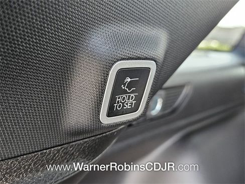 New 2025 Jeep Grand Cherokee Limited w/ Luxury Tech Group II image 13