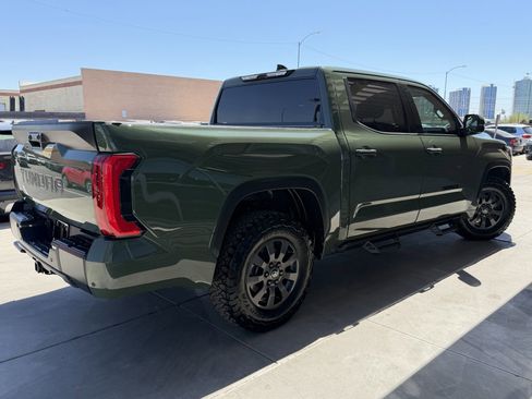 Used 2022 Toyota Tundra SR5 w/ Convenience Package RWD image 4