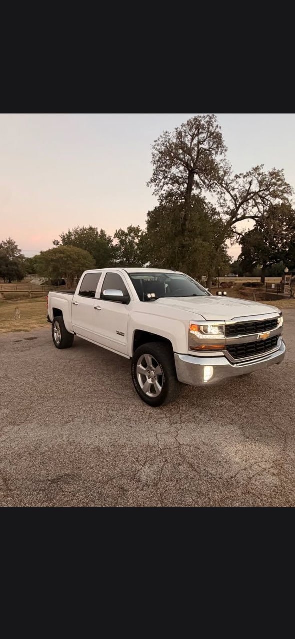 Used 2018 Chevrolet Silverado 1500 LT w/ Texas Edition RWD image 5