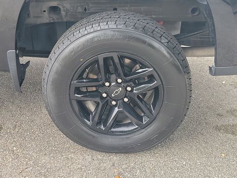 Used 2020 Chevrolet Silverado 1500 LT Trail Boss AWD/4WD image 5