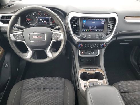 Used 2023 GMC Acadia SLE w/ Driver Convenience Package image 13