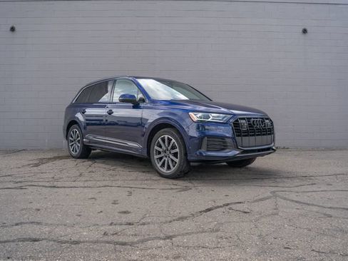 Used 2023 Audi Q7 2.0T Premium Plus w/ Premium Plus Package AWD/4WD image 9
