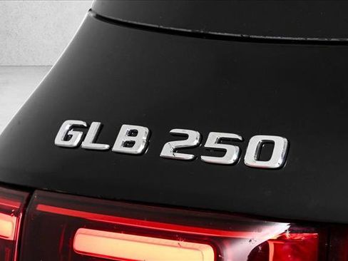 New 2026 Mercedes-Benz GLB 250 4MATIC image 5