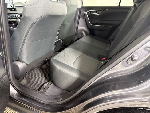Used 2021 Toyota RAV4 XLE FWD image 20