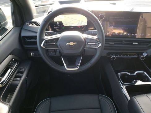 New 2025 Chevrolet Silverado EV LT image 13