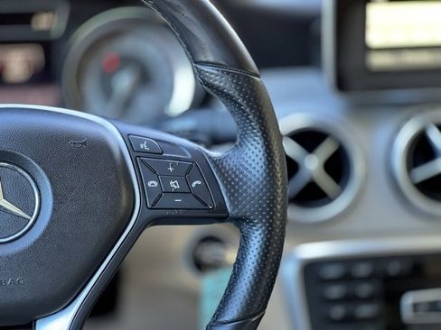 Used 2015 Mercedes-Benz GLA 250 4MATIC w/ Premium Package image 38