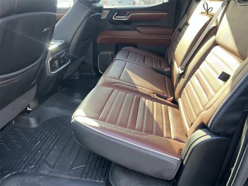 Used 2023 GMC Sierra 1500 Denali Ultimate image 11