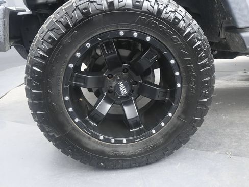 Used 2018 Jeep Wrangler Unlimited Sport S AWD/4WD image 15