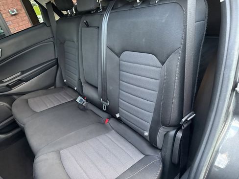 Used 2020 Ford Edge SE image 7