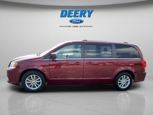 Used 2020 Dodge Grand Caravan SXT FWD image 2