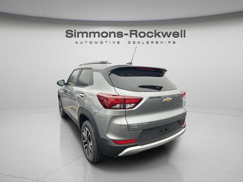 Used 2025 Chevrolet TrailBlazer LT w/ Driver Confidence Package image 6