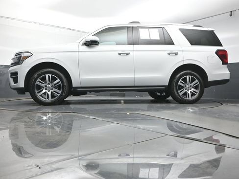 Used 2024 Ford Expedition Limited image 37