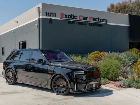Used 2025 Rolls-Royce Cullinan AWD/4WD image 1
