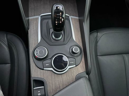 Used 2018 Alfa Romeo Giulia Ti image 40