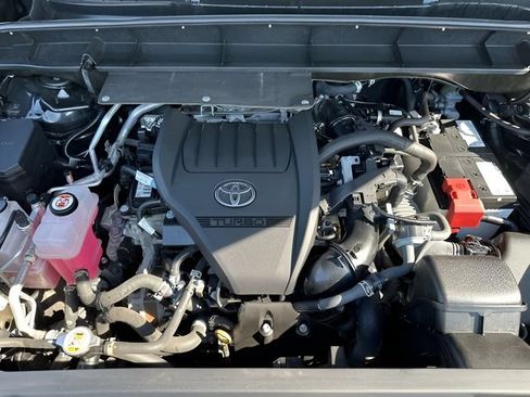 Used 2023 Toyota Highlander XLE AWD/4WD image 46