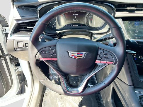Used 2024 Cadillac XT6 Sport w/ Technology Package AWD/4WD image 11