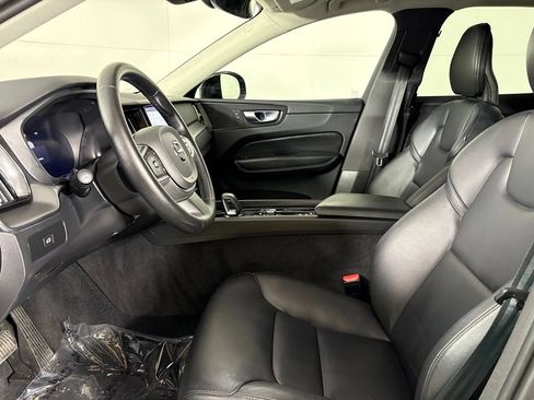 Used 2025 Volvo XC60 B5 Core AWD/4WD image 21