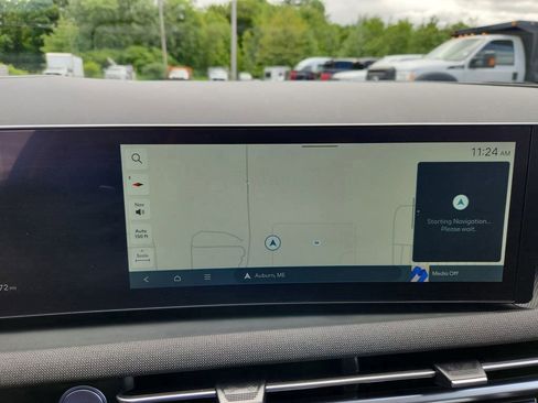 Used 2025 Hyundai Tucson Limited image 18