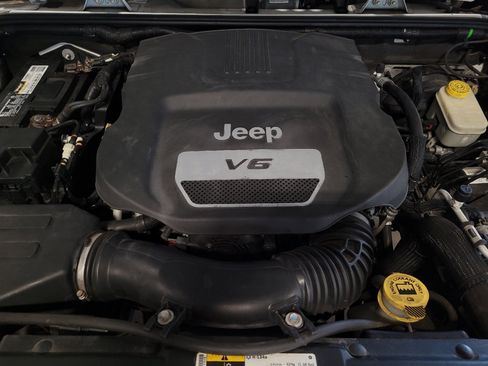 Used 2014 Jeep Wrangler Unlimited Sport w/ Quick Order Package 24S AWD/4WD image 30