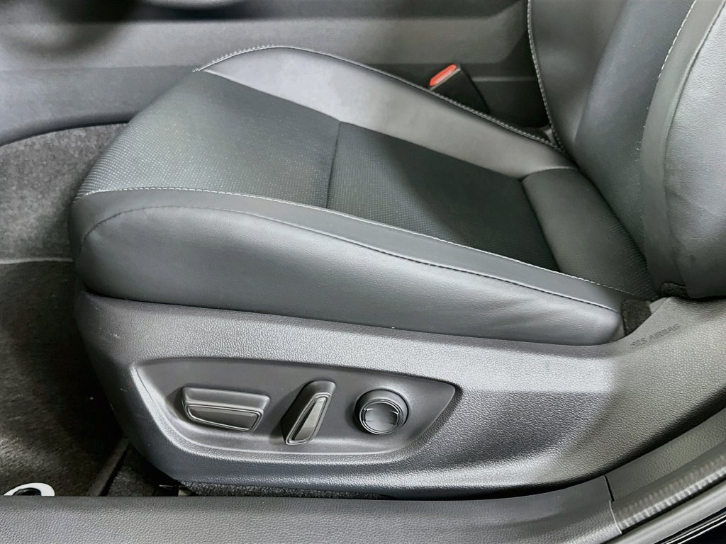 Certified 2026 Toyota Prius XLE FWD image 19