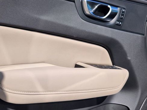 New 2026 Volvo XC60 B5 Plus w/ Protection Package Premier image 9