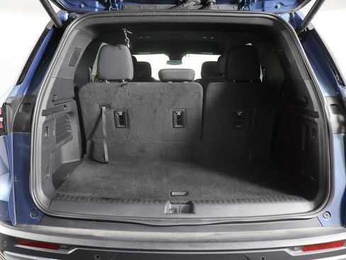 Used 2025 Chevrolet Traverse LT AWD/4WD image 20