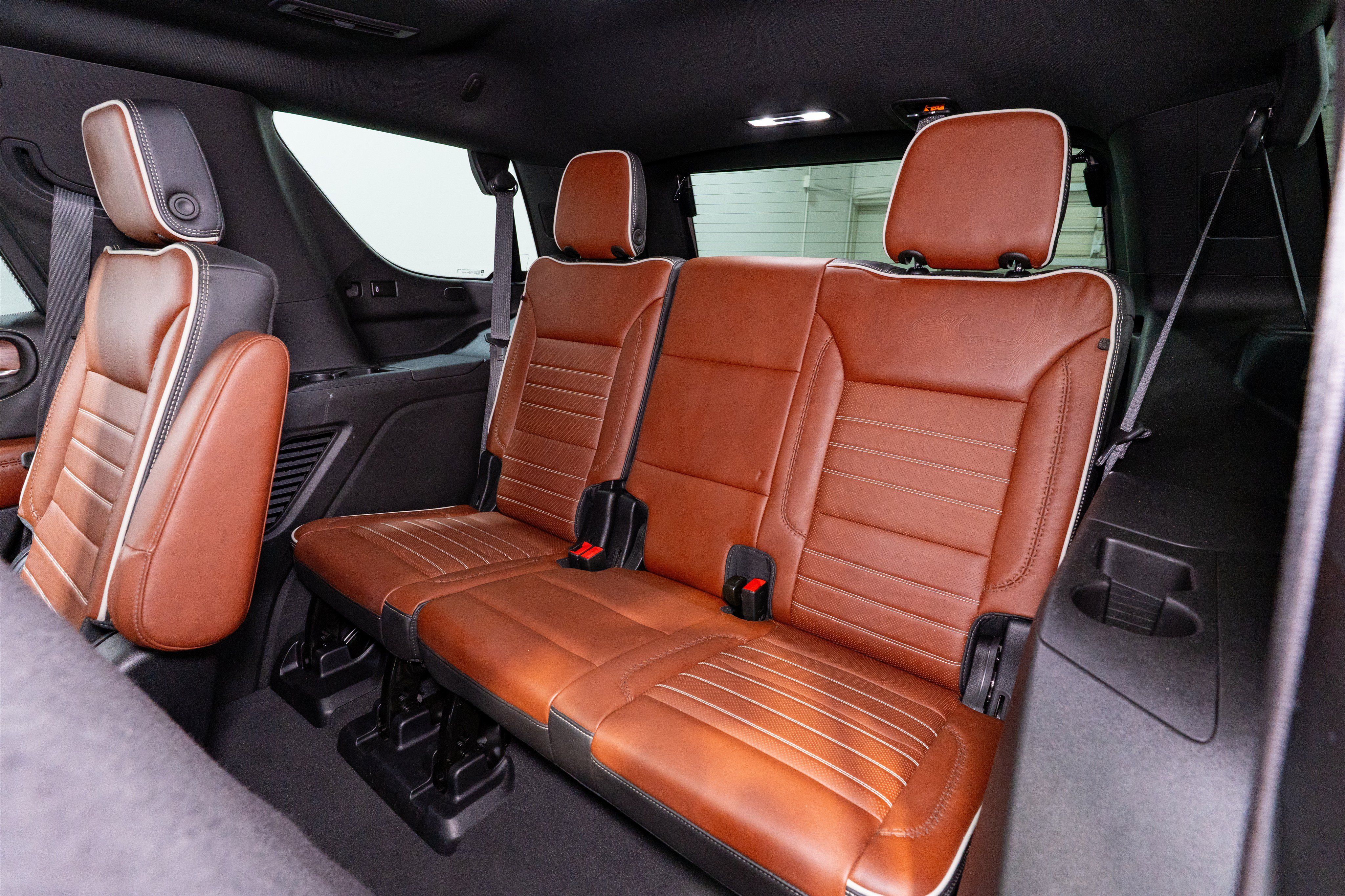 Used 2024 GMC Yukon Denali Ultimate AWD/4WD image 36