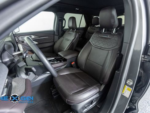 Used 2025 Ford Explorer Platinum w/ LUX Leather Package AWD/4WD image 22