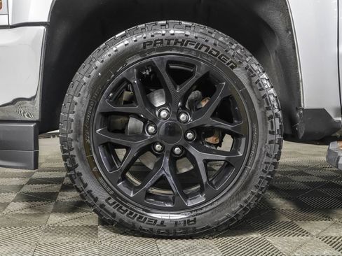 Used 2018 Chevrolet Silverado 1500 LT image 19