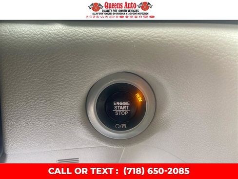 Used 2019 Chrysler Pacifica Touring-L image 30